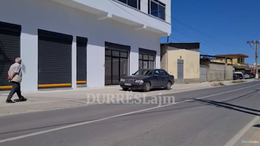 Vrasja e Arben Mërkurit, shoqërohen mbi 20 persona në policinë e Durrësit. Në vendngjarje njolla gjaku dhe xhama të thyer (VIDEO)