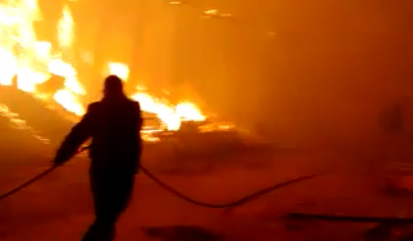 Zjarri shkrumbon baxhon e qumështit, policia e Durrësit jep detajet