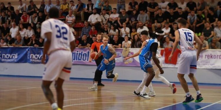 Basketboll/ Teuta fiton finalen e tretë ndaj Vllaznisë, kryeson 2-1