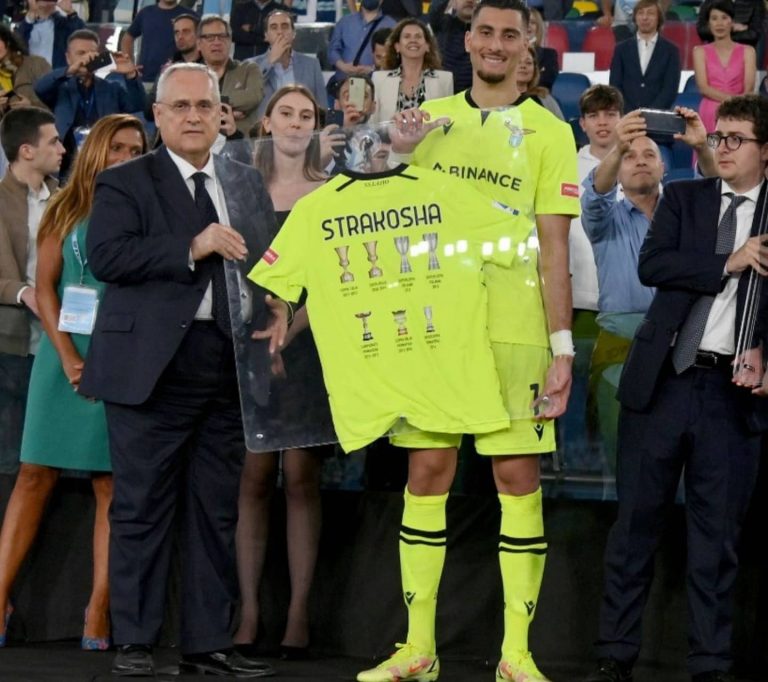 Do të largohet me destinacion Londrën, Strakosha me fjalë zemre për Lacion: 10 vite plot gëzim dhe trofe!