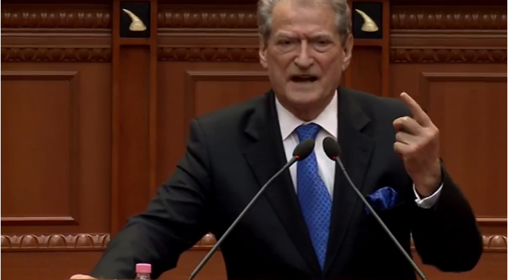 Berisha ironizon Ramën: Ç`kusur të ka gazetari të dëgjojë çfarë të ka thënë gjyshja ty