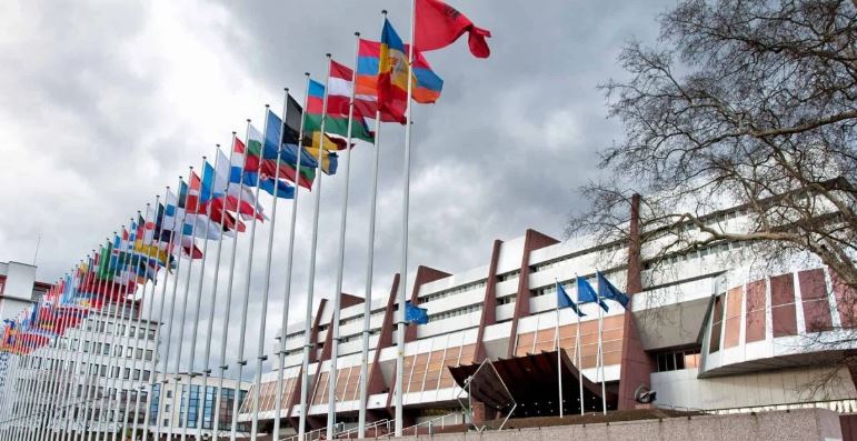 Aplikimi i Kosovës në Këshillin e Evropës përplas diplomatin europian me ministrin serb