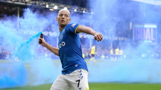 “Laje gojën para se të flasësh për mua”, Richarlison i kthehet keq komentatorit pasi Everton siguroi mbijetesën
