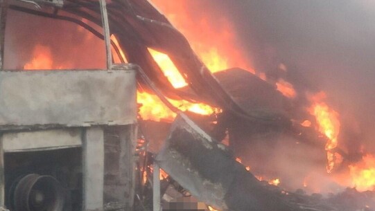 Një tjetër tragjedi në Ukrainë, autobusi përplaset me kamionin, mbi 27 të vdekur