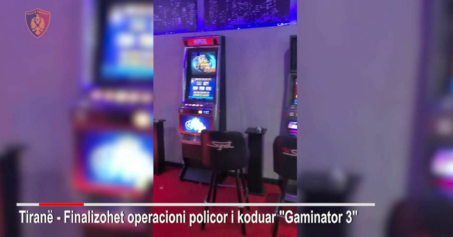 Policia shpall në kërkim 59-vjeçarin, i gjetën 8 makineta për lojëra fati (VIDEO)