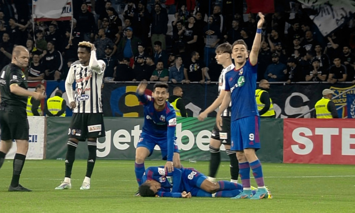 Lojtari bie pa ndjenja në fushë dhe mjeku që do e kontrollonte e “dëmton” edhe më shumë