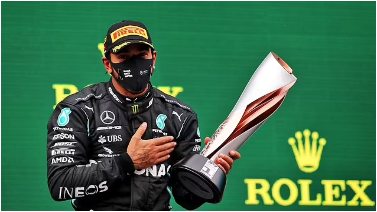 “Ndihem i vetmuar në botën e Formula 1”, Hamilton: Vetëm 1% e njerëzve me ngjyrë në këtë sport