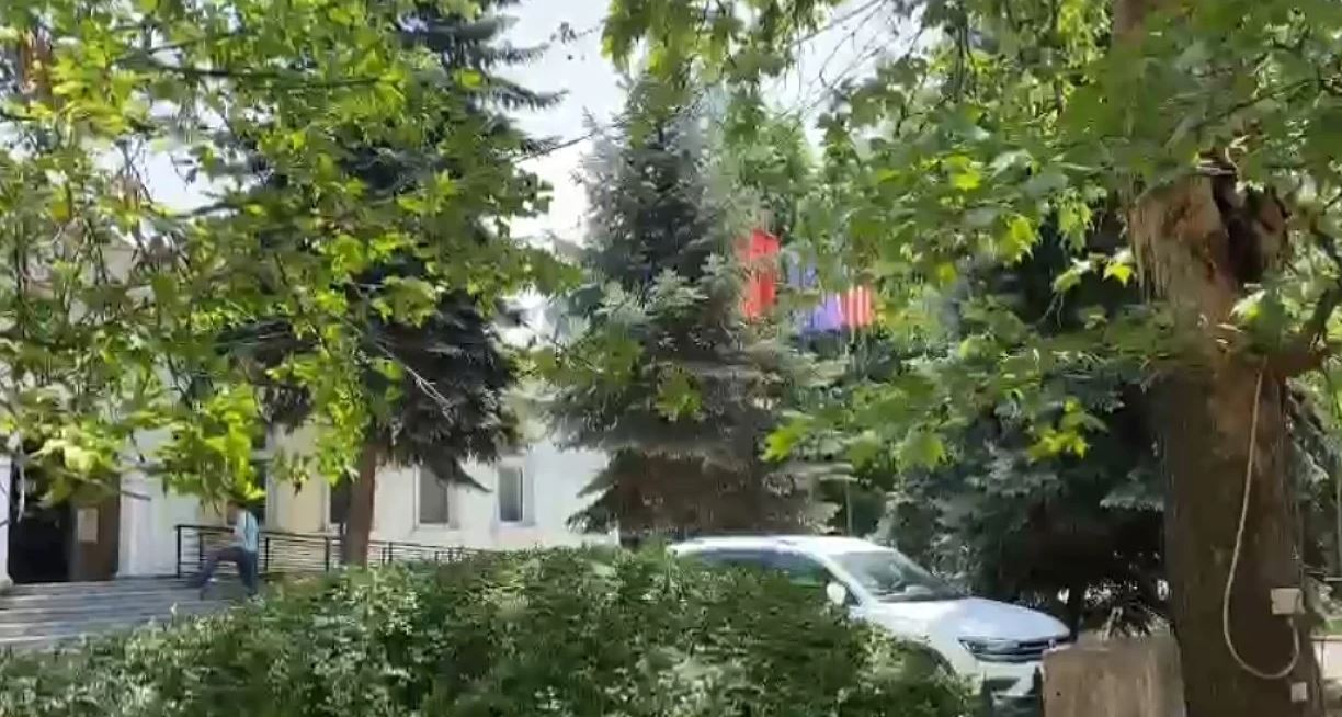 Dyshimet për bombë në rektoratin e Universitetit të Prishtinës, alarmi rezulton i rremë