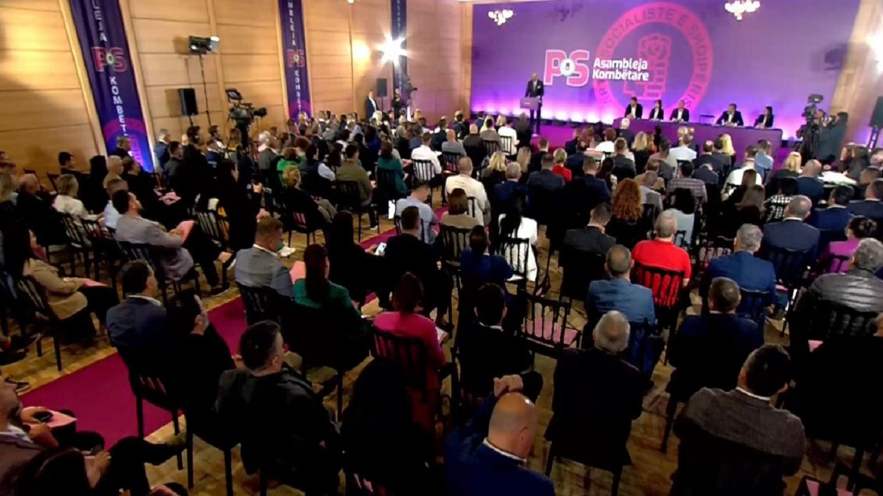 Rama akuza SPAK-ut: Shqipëria mezi pret ta shohë para jush Ilir Metën, ju merreni me Ardian Dvoranin!