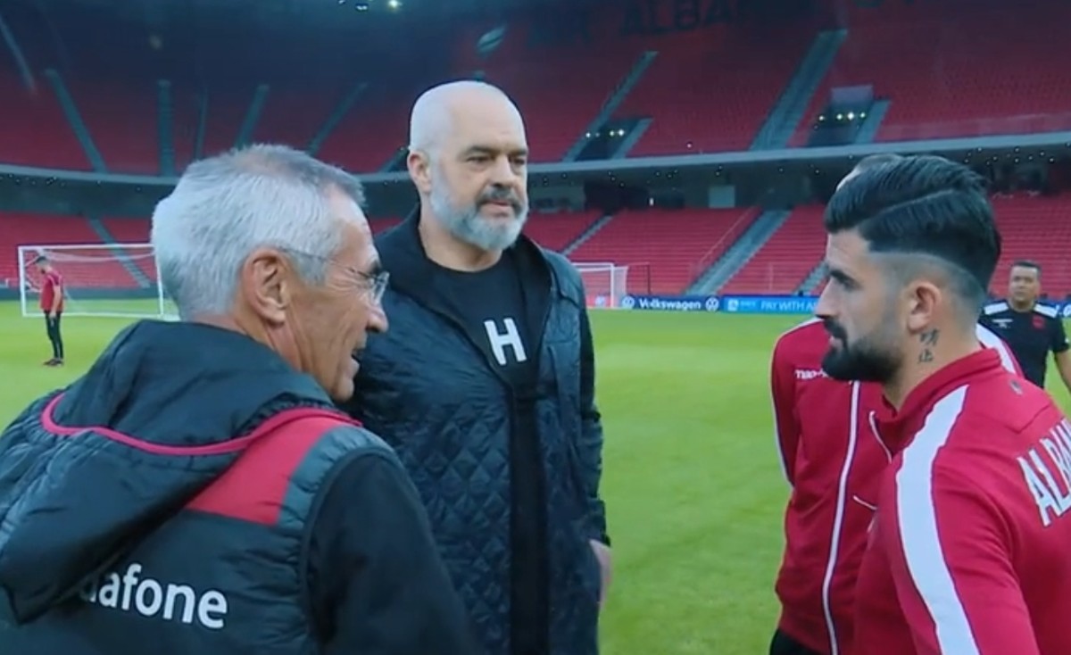 Reja promovon stadiumin: “Air Albania” është një thesar, ofron dukshmëri perfekte