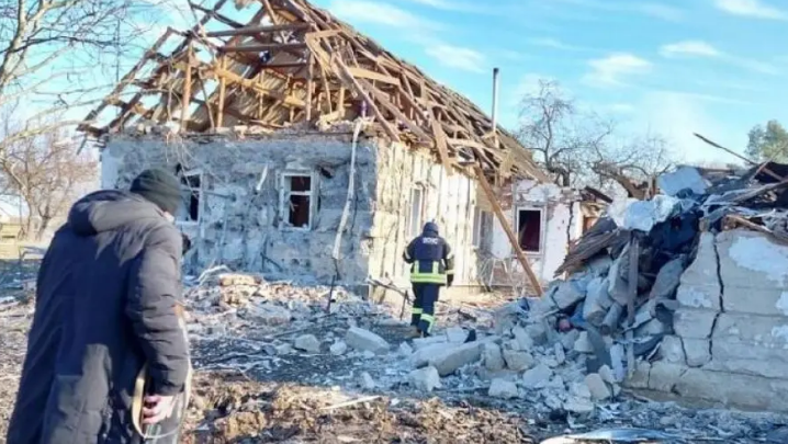 Sulm me bomba në një shkollë në Ukrainë, 3 të vdekur e 12 të plagosur (VIDEO)
