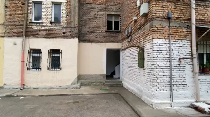 Foshnja u gjet e vdekur në valixhe, ekspertiza: Ishte gjallë, kur u fut aty