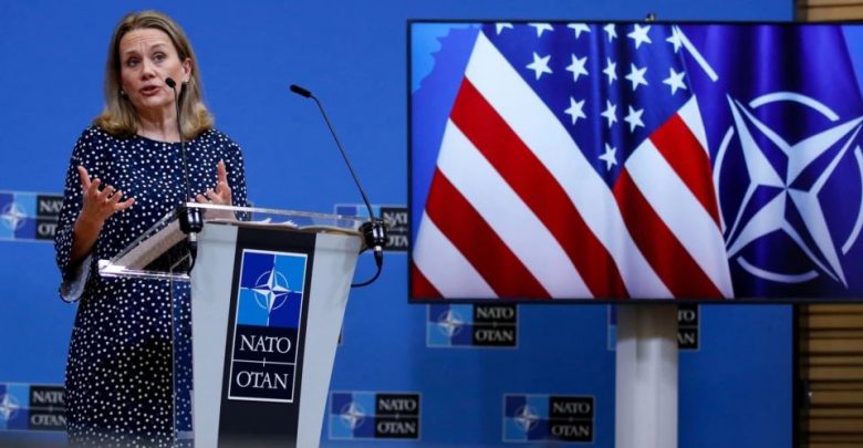 Ambasadorja amerikane ngre alarmin: NATO e shqetësuar për paqen dhe stabilitetin e Ballkanit
