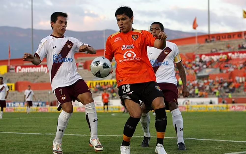 Tronditet futbolli i Meksikës, ish-futbollisti gjendet i vrarë në bagazhin e makinës në flakë