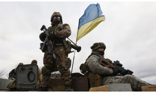 Ukraina po përgatitet për fazën e re të luftës/ Synon të armatosë 1 milionë njerëz