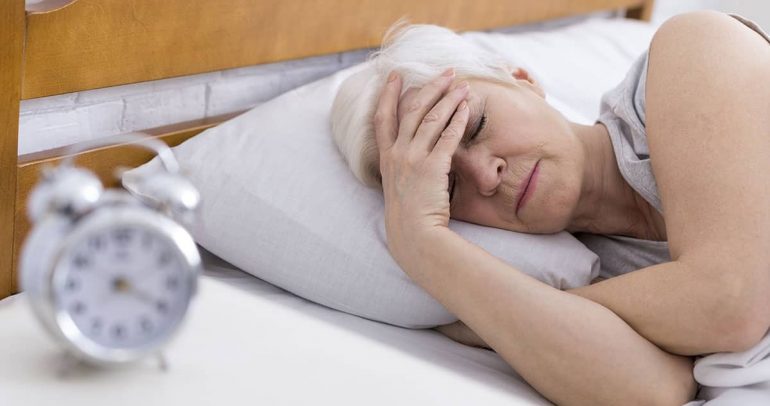 Studim i ri/ Moti i nxehtë mund të pengojë gjumin e mirë gjatë natës