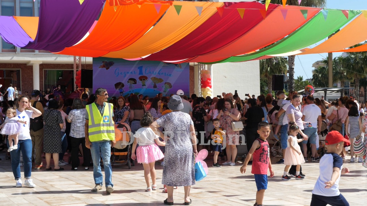 1 Qershori, aktivitet për fëmijët në qendër të Durrësit (VIDEO)