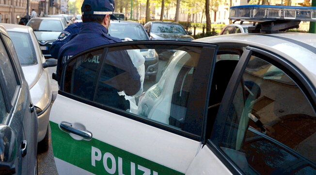 Lëvizte prej 16 vitesh pa patentë, 37-vjeçari shqiptari rrezikon 45 mijë euro gjobë në Itali