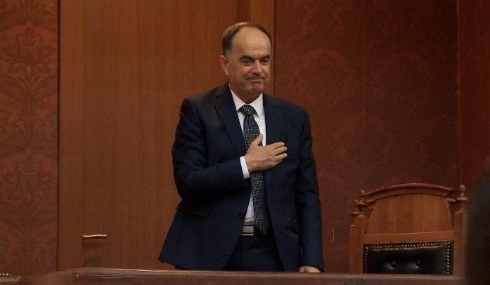 Berisha e akuzoi se shkeli Kushtetutën, Meta uron Bajram Begajn: Urime Presidentit të zgjedhur sot