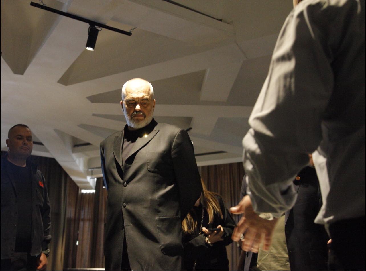 Ramës “i thyhet” zemra, çfarë mesazhi la në Kiev (FOTO)