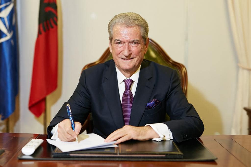 Berisha përshëndet deklaratat e Scholz: Dënoj reagimet e serbomadhit Vuçiç,ë faktor kryesor konfliktualiteti në rajon