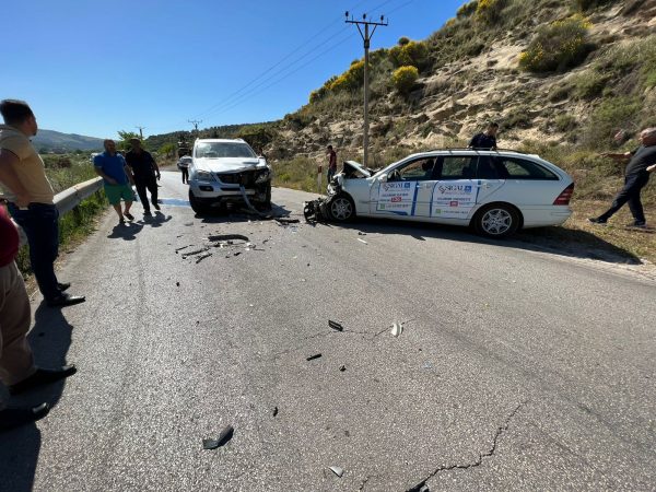 Përplasen dy “Benz”-a, lëndohen katër persona