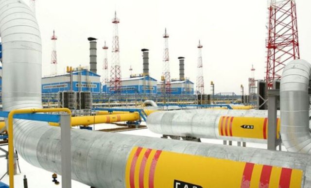 Rusia fitoi mbi 90 miliardë euro nga eksportet e lëndëve djegëse në 100 ditë luftë