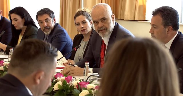 Rama në mbledhjen e dy qeverive: Këtë sezon s’ka më kontrolle në kufi!