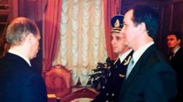 FOTO/ Qëllohet me plumb në kokë koloneli rus, mbante valixhen me kodet bërthamore për Putinin