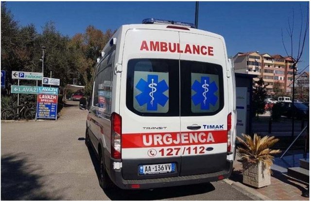 Merr flakë motoskafi në Dhërmi, 31-vjeçari pëson djegie