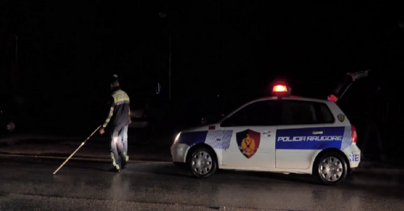 Aksident në qytetin bregdetar, makina përplas 10-vjeçarin dhe largohet nga vendngjarja