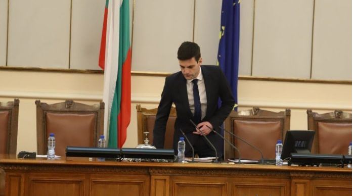 Shkarkohet nga detyra kryetari i Kuvendit të Bullgarisë, qeveria e Petkov rrezikon të bjerë javën e ardhshme
