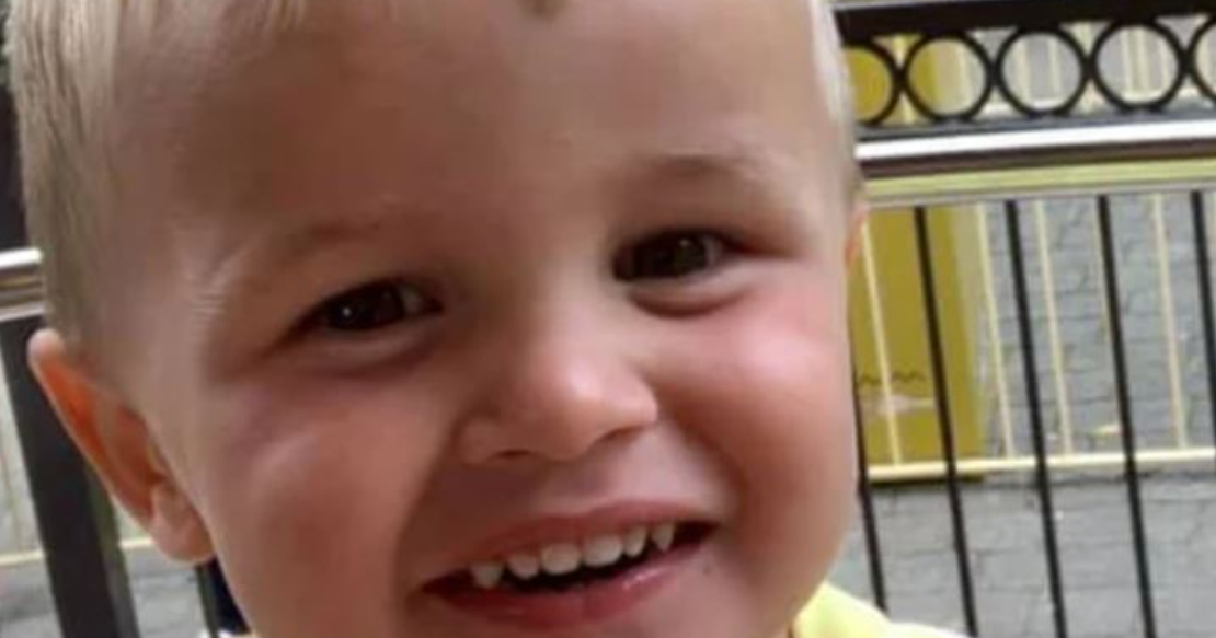 E rëndë, 4-vjeçari përplaset me shtyllën dhe humb jetën