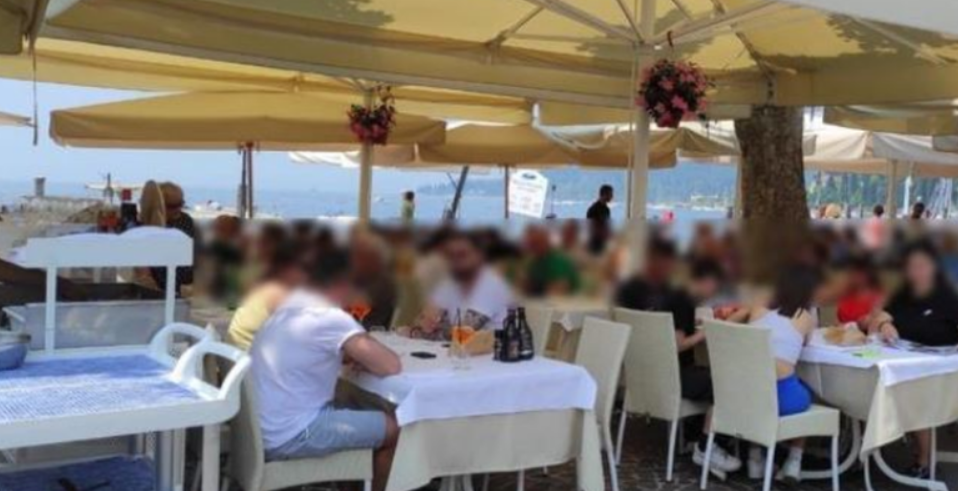 Bie papritur pa ndenja në tokë, 25-vjeçari shqiptar humb jetën duke iu shërbyer klientëve (EMRI)