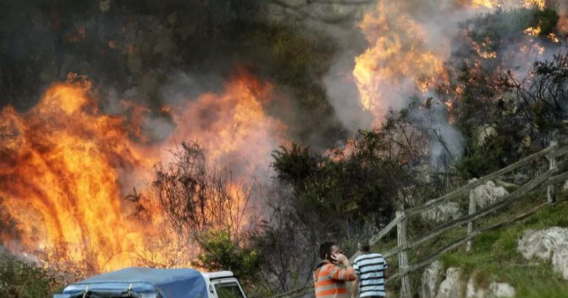 Pamje apokaliptike nga Spanja, i nxehti ekstrem çon në djegien e mijëra hektarëve pyje (VIDEO)