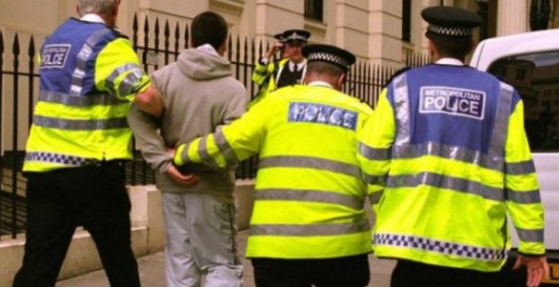 EMRAT/ Arrestohen në Angli 3 shqiptarë për kanabis, si u pikasën nga policia