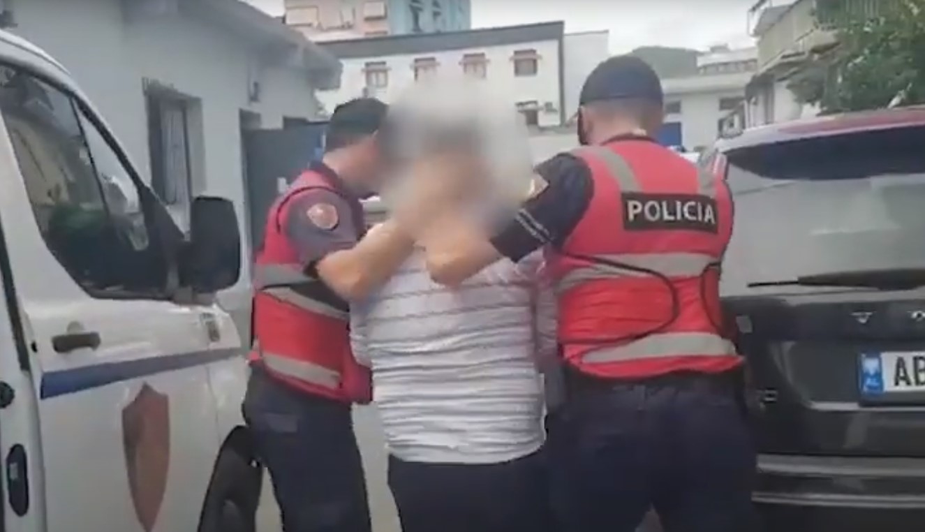 Kultivonte bimë narkotike në afërsi të banesës, arrestohet 50-vjeçari