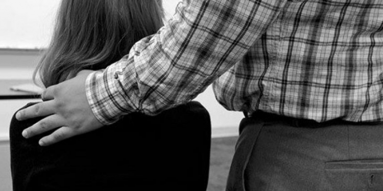 Ngacmoi seksualisht të miturën, arrestohet 45-vjeçari