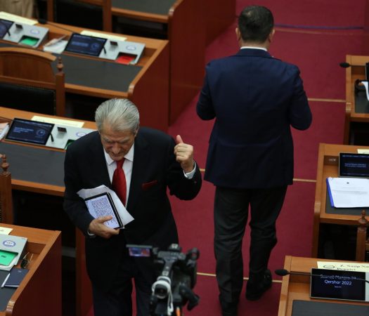 Berisha përplaset me Taulant Ballën në Kuvend