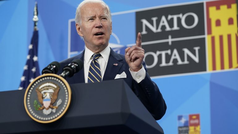 Biden: E paralajmërova Putinin se një pushtim do të nxiste NATO-n