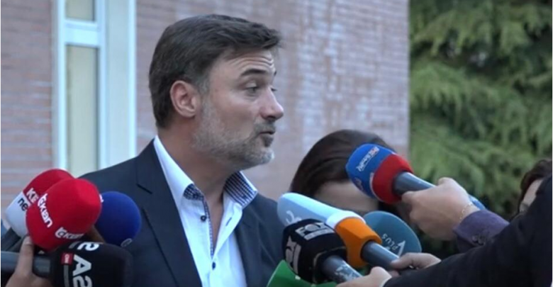 Alibeaj mbledh grupin parlamentar, deputetët që i janë përgjigjur thirrjes së tij (EMRAT)