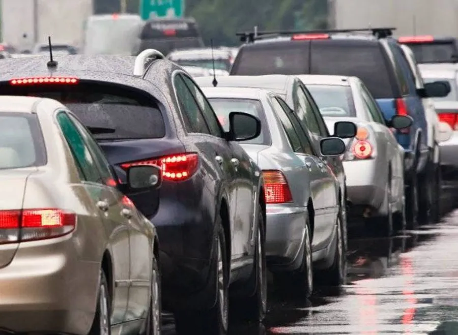 Do t’i sillte makinë nga Zvicra, por e mashtroi. Shpallet në kërkim një person në Durrës