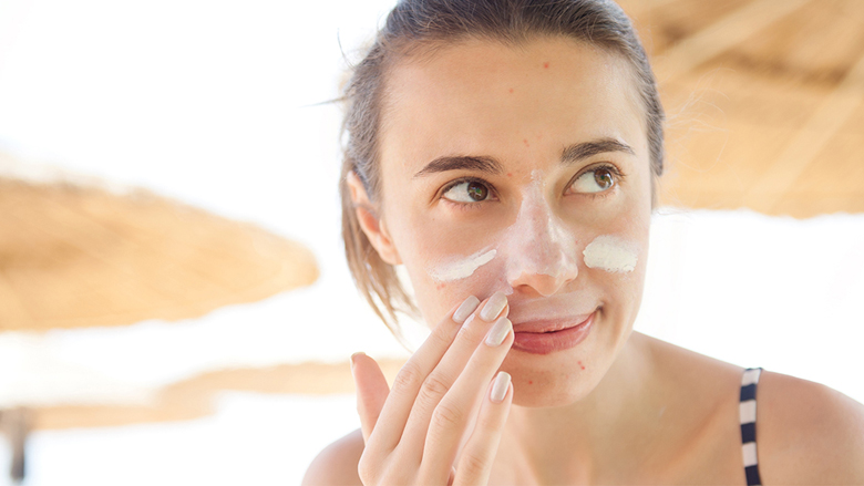 Nuk duhet ta ndani asnjë ditë nga përdorimi, por në fakt sa krem ​​duhet të vendosim në fytyrë?