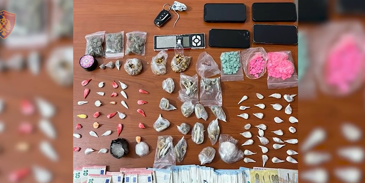 Ekstazi, kokainë, kërpudha haluçinogjene/ Pranga dy të rinjve që shisnin drogë në Dhërmi