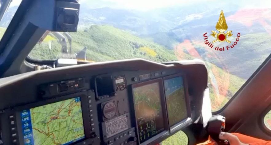 Rrëzohet helikopteri në Itali, 5 të vdekur dhe 2 të zhdukur