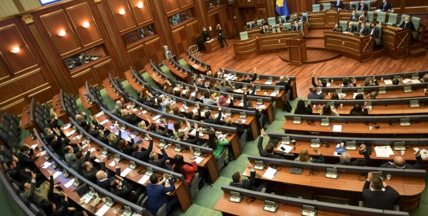 Kuvendi i Kosovës voton projektligjin për rritjen e pagës minimale, ja sa do bëhet