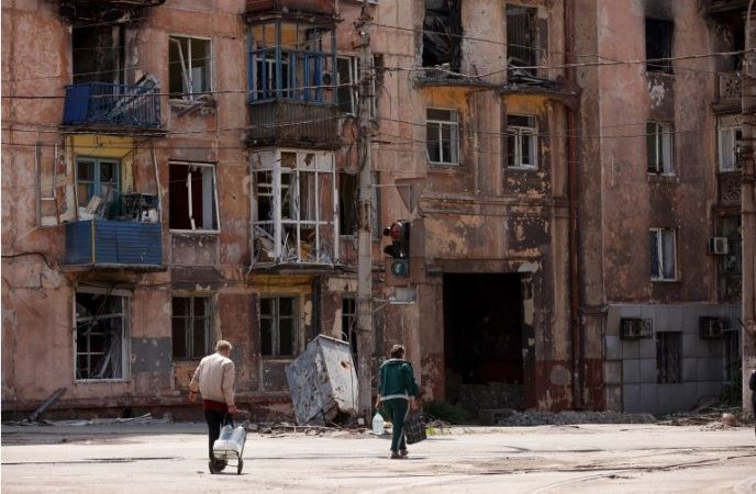 Lufta në Ukrainë/ Gjenden mbi 100 trupa të pajetë në një banesë në Mariupol