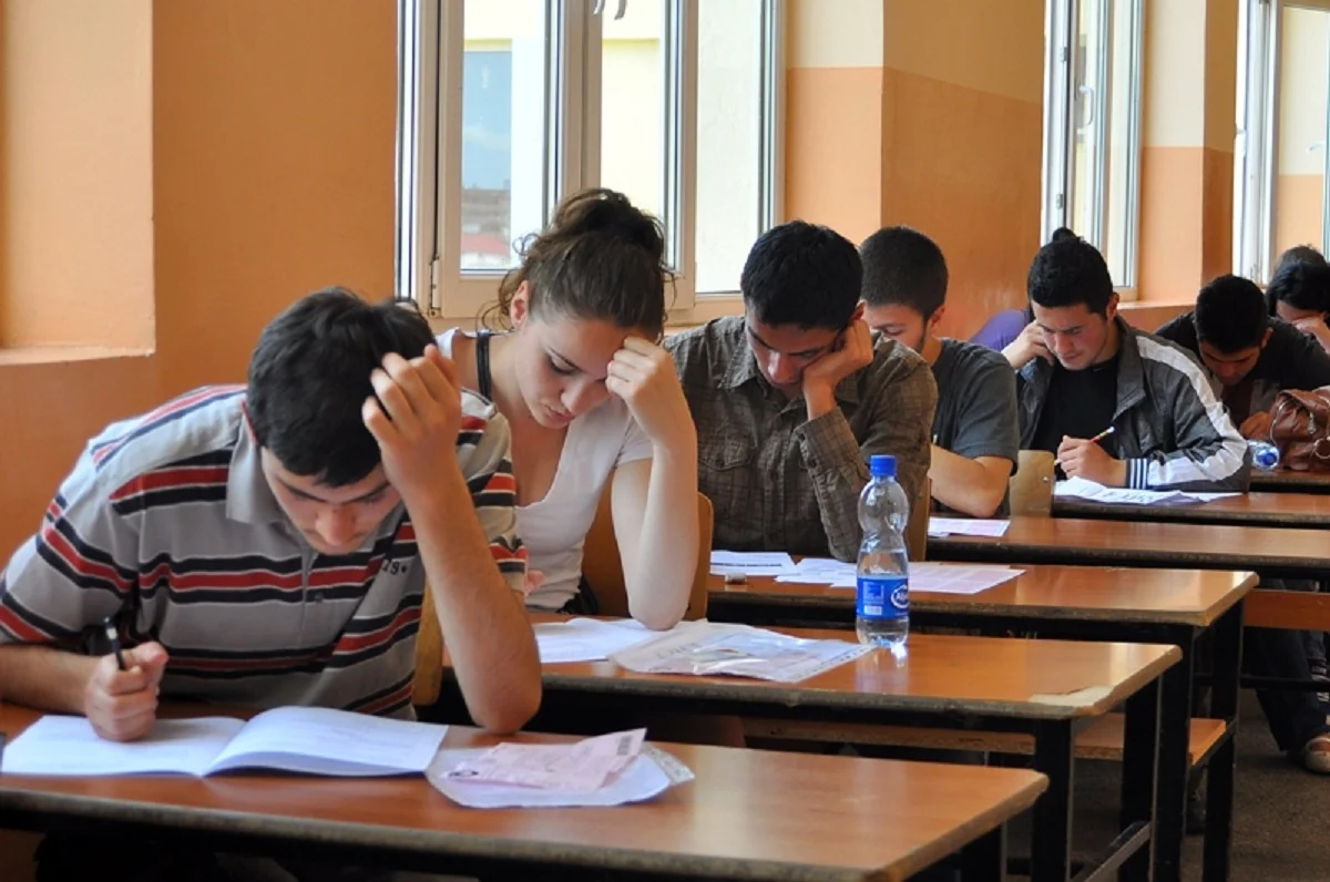 Ndodh edhe me minimaturën! Teza e Gjuhës Shqipe del sapo nxënësit të futen në provim (FOTO)