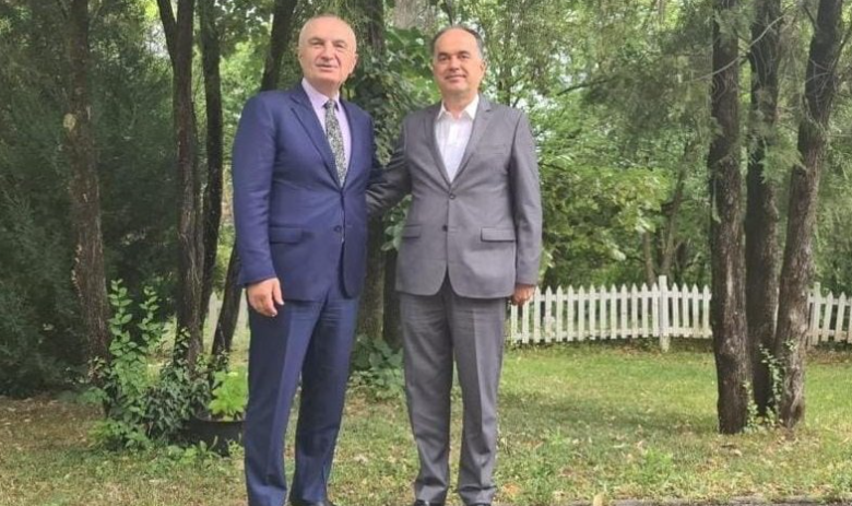 Meta pret në zyrë pasardhësin e tij Bajram Begaj
