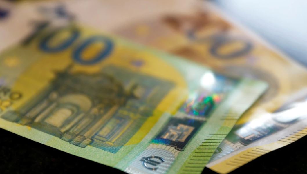 Lajm i mirë për shqiptarët që jetojnë jashtë, BE bie dakord për rritjen e pagave minimale